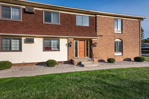 1900 River Rd #D-2, Marysville, MI 48040