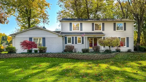 2861 Masefield Dr, Bloomfield Hills, MI 48304