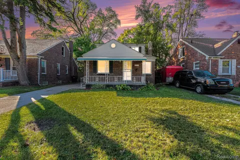 20437 Tracey St W, Detroit, MI 48235