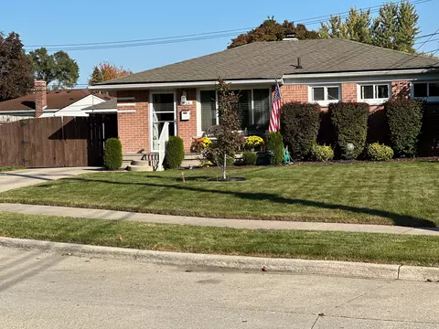 634 Michelle Crt Ct E, Garden City, MI 48135