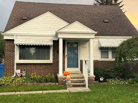1455 Oakland Ct, Dearborn Heights, MI 48125