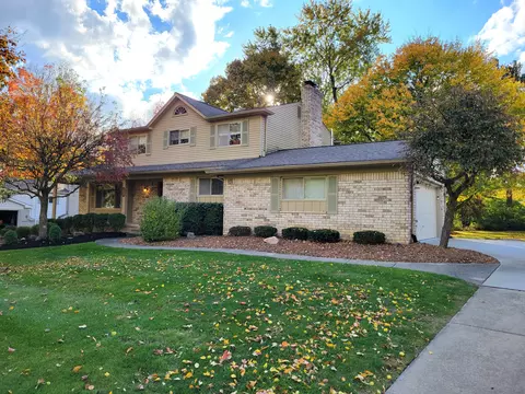772 Castlebar Dr, Rochester Hills, MI 48309