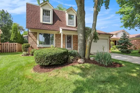 14903 Congress Dr, Sterling Heights, MI 48313