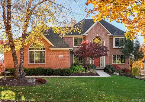 4163 Delphine Dr, Wixom, MI 48393