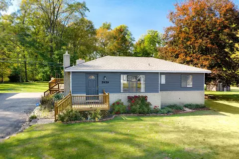 5959 Carroll Lake Rd, Commerce, MI 48382