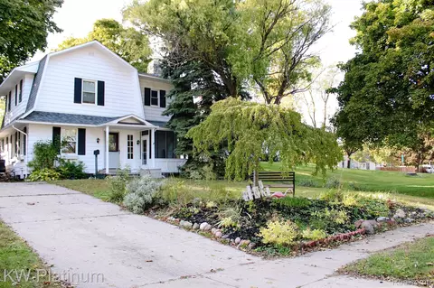 1611 6th St, Port Huron, MI 48060