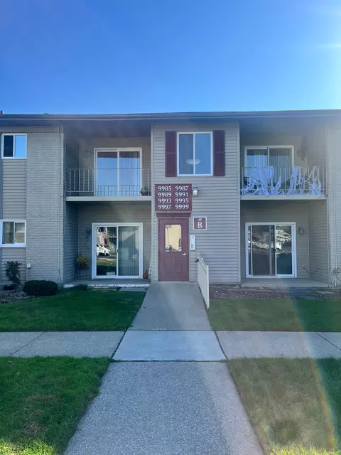 9999 Allen Pointe Dr, Allen Park, MI 48101