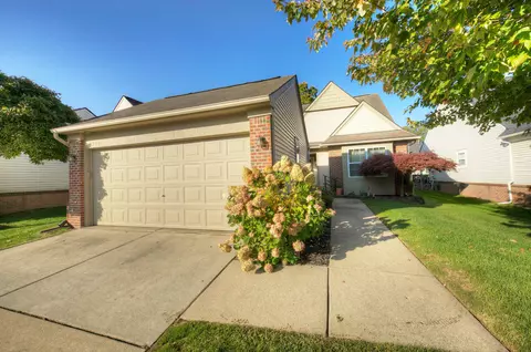 6307 Ferraina Dr, Westland, MI 48185