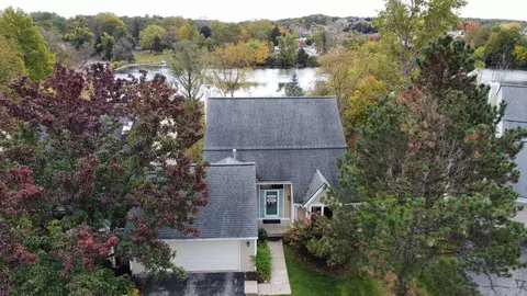 647 Mill Pointe Dr, Milford, MI 48381