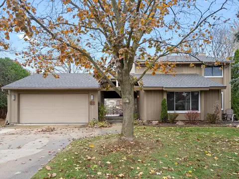 5132 Patrick Rd, West Bloomfield, MI 48322