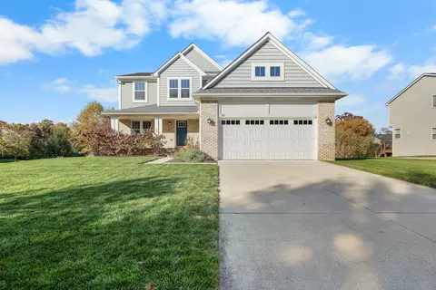 94 Blackberry Dr, White Lake, MI 48386