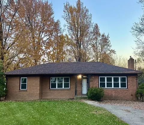 4414 E Atherton Rd, Burton, MI 48519