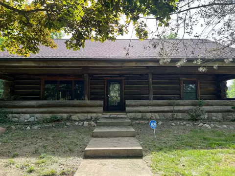 6706 Curtis Rd, Plymouth, MI 48170