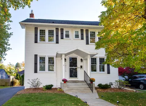 10715 Kingston Ave, Huntington Woods, MI 48070