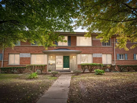 1195 Derby Rd #8, Birmingham, MI 48009