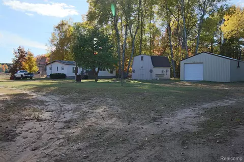 23260 13 Mile Rd, Leroy, MI 49655
