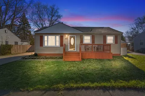 1422 Gram St, Burton, MI 48529