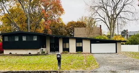 24386 N Carolina St, Southfield, MI 48075