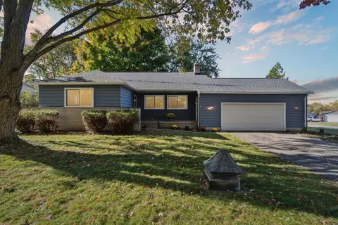 5100 Glen Cove Ln, Grand Blanc, MI 48507