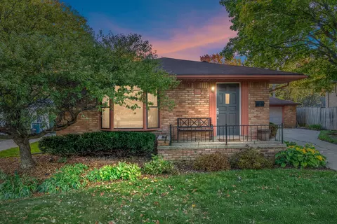535 Jamaica Dr, Troy, MI 48083