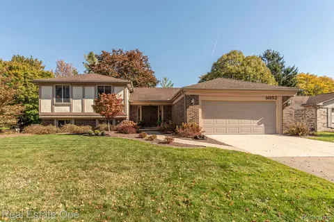 16152 Huff St, Livonia, MI 48154