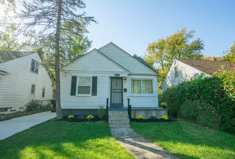 8483 Pierson St, Detroit, MI 48228