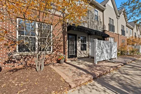 215 Madison St, Brighton, MI 48116