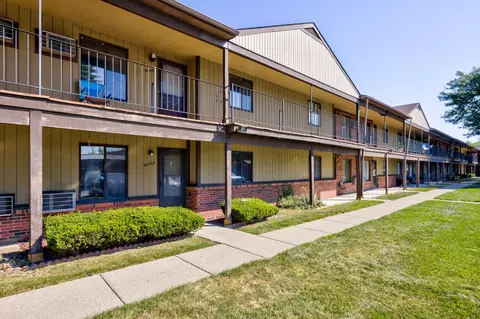 30464 Utica Rd, Roseville, MI 48066