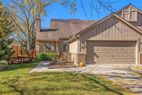 37600 N Laurel Park Dr, Livonia, MI 48152