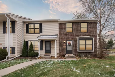 1915 Sheffield Dr, Superior, MI 48198