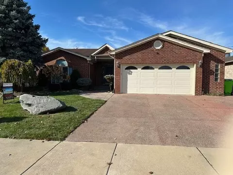33469 Sunrise Dr, Fraser, MI 48026