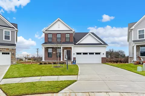 5560 Hobart, West Bloomfield, MI 48322