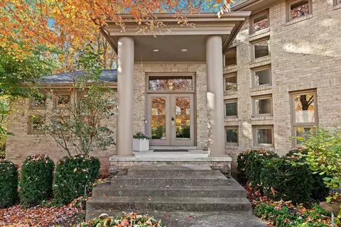2193 Trillium Woods Dr, Ann Arbor, MI 48105