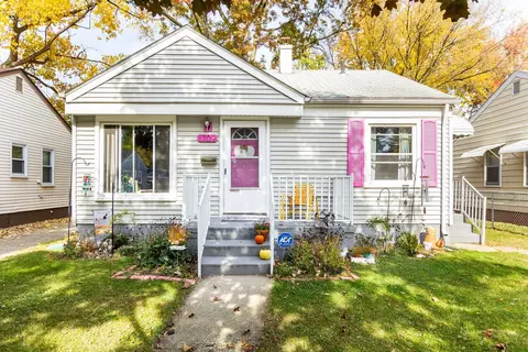 1709 Moorhouse St, Ferndale, MI 48220
