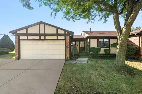 13540 Angela Dr, Warren, MI 48088