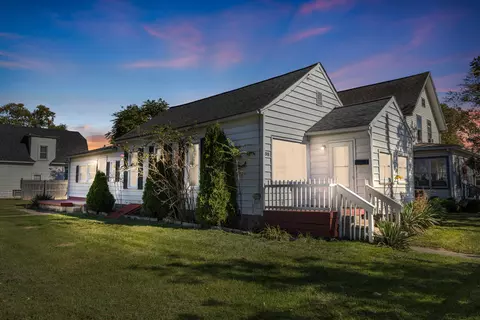 518 W 8th St, Monroe, MI 48161