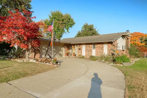 18546 Parklane St, Livonia, MI 48152