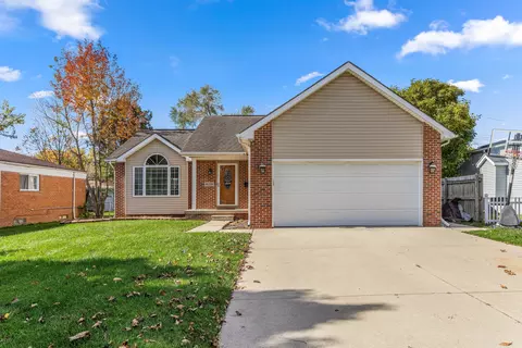 6059 Highview St, Dearborn Heights, MI 48127