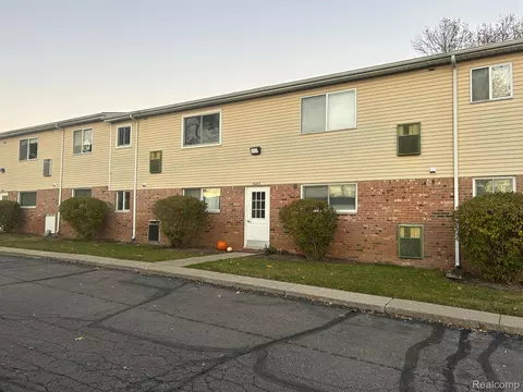 5283 Highland Rd #206, Waterford, MI 48327