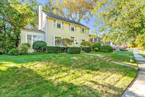 2405 Woodland Ave, Royal Oak, MI 48073
