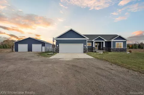 11471 S Bauer Rd, Watertown, MI 48822