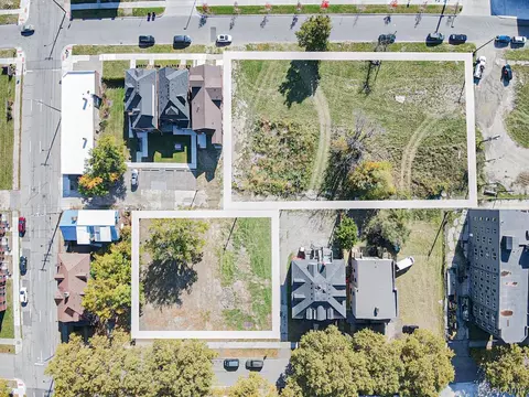 78 E Philadelphia St, Detroit, MI 48202
