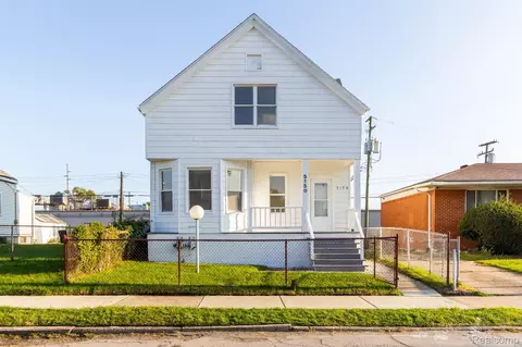 5150 Evaline St, Hamtramck, MI 48212