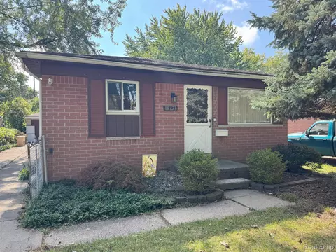 18323 Colgate St, Dearborn Heights, MI 48125