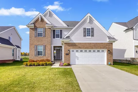 1847 Ruby St, Wixom, MI 48393