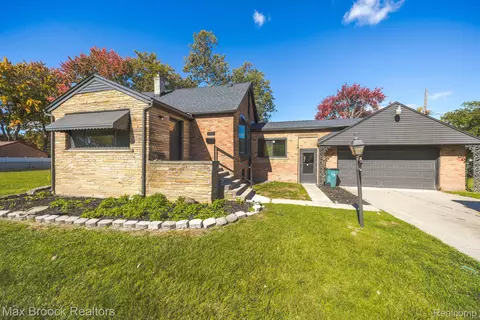 510 Phillips Ave, Clawson, MI 48017
