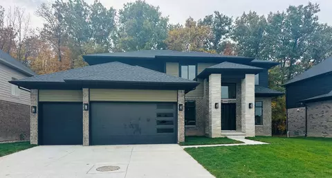 18982 Brighton Dr, Macomb, MI 48042