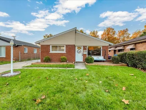 4984 Mckinley St, Dearborn Heights, MI 48125