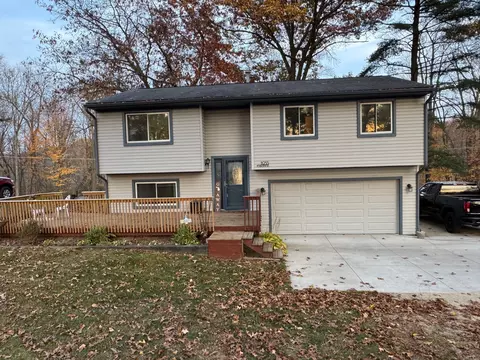 11255 Mcgregor Rd, Pinckney, MI 48169
