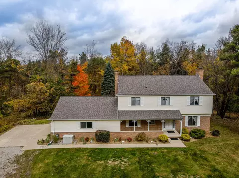 855 Townsend Rd, Addison, MI 48367